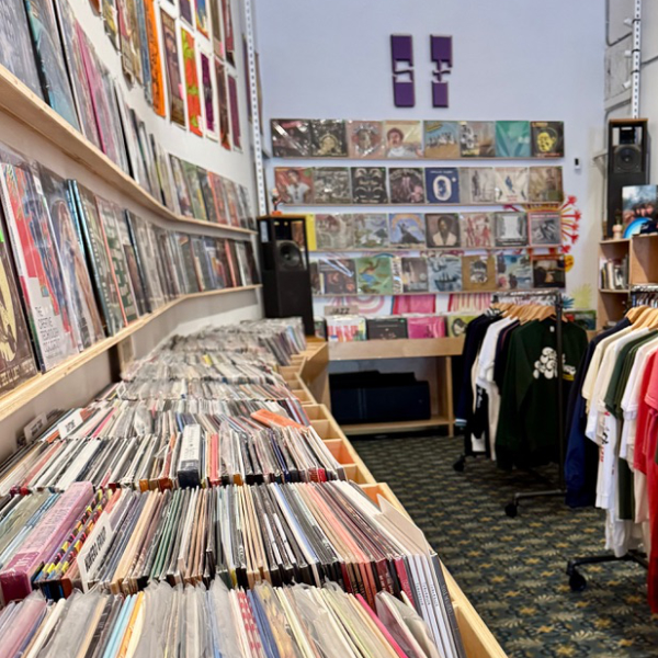  030725.aprecstore.TunnelRecords.4StarTheaterStoreInterior.jpg